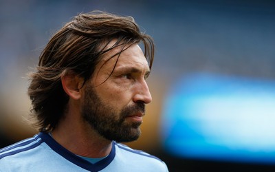 安博电竞独家-迪亚斯与队友击掌鼓励